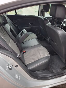 Predám renault fluence 1.6 benzin - 9