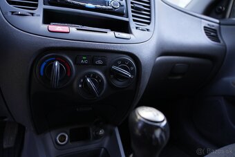 Kia Rio 1.4i - 9