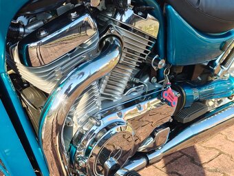 Suzuki VS 800 Intruder - 9
