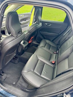 Volvo XC60 B5 Inscription AWD (diesel) - 9