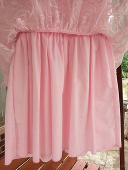 Ružové šaty dievča - 9