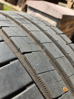 5x108 R18 Volvo 245/40 R18 - 9