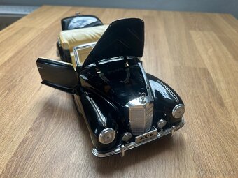 Mercedes-benz 300S 1:18 Maisto - 9