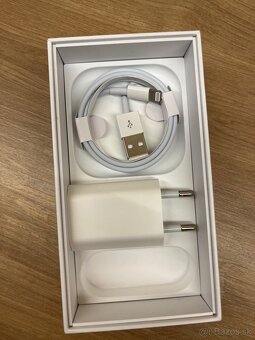 iPhone SE - 9