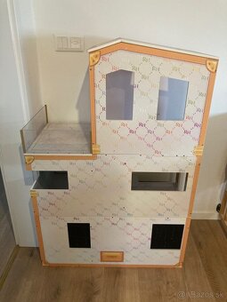 Rainbow High domček kolej - 9