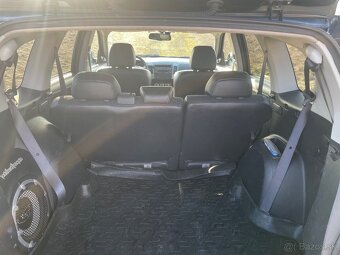 Predám MITSUBISHI Outlander - 9