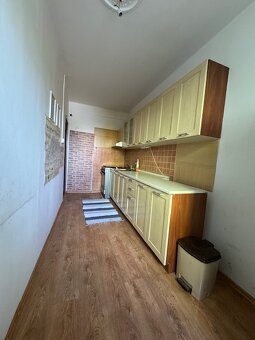 3izb. čiastočne rekonštruovaný byt, sídlisko JUH, Nové Zámky - 9