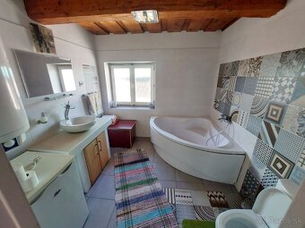 Rodinný dom s rozľahlým pozemkom na predaj – Detvianska Huta - 9