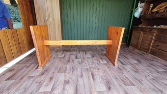 Stôl z tvrdého dreva +2 lavice - 9
