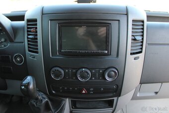VOLKSWAGEN CRAFTER 2.5TDI,8MÍST,KLIMA,KAMERA,N.TOPENÍ,TAŽNÉ - 9