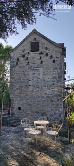 CHORVÁTSKO, OSTROV BRAČ - KAMENNÝ DOM ZO 16. STOROČIA, ZÁTOK - 9