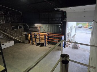 RealityKolesár prenajíma sklad393m2kanc130m2 Textilná Jazero - 9