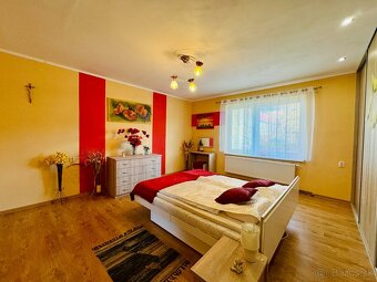 Priestranný dom s veľkým pozemkom – Nižná Hutka - 9