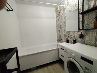 Veľký 3 izb.byt ,ul. Murániho , Nitra - Diely - 9