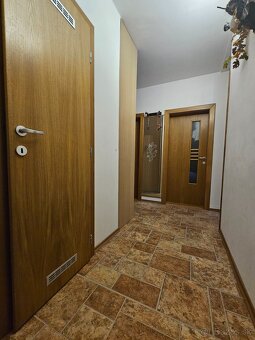 Ponúkam Vám na predaj 4 izbový byt v úplnom centre mesta. - 9