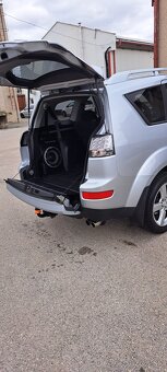 Mitsubishi Outlander  4x4 - 9