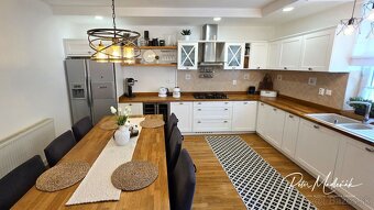 Na predaj moderný zariadený bungalov s bazénom v obci Komjat - 9