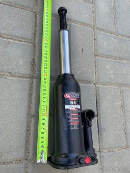 Predám hydraulický zdvihák KS TOOLS s nosnosťou 5 ton - 9