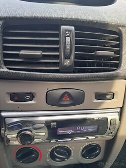 Predám Renault Thália 2 1.2 62kw r.v:2010 92000km - 9