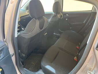 Predám Peugeot 208 automat - 9