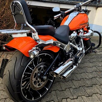 HARLEY DAVIDSON®BREAKOUT M8 - 9