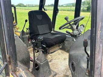 Predám traktorbager komatsu wb97R - 9