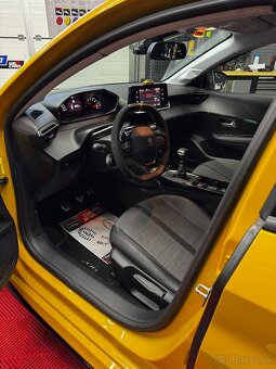 Peugeot 208 - 9