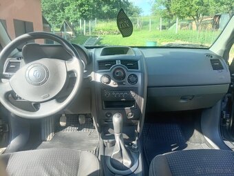 Renault Megane sedan 1,6 benzín - rok 2005 - 9