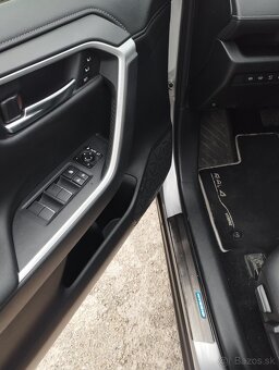 RAV 4 Hybrid - 9