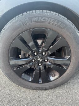 KIA Sportage 5x114,3 pneu 235/55 R18 -Originál elektrony - 9