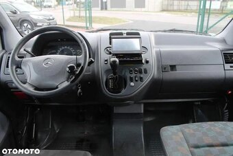 Auto pre vozičkárov s rampou s ručným ovládaním - 9
