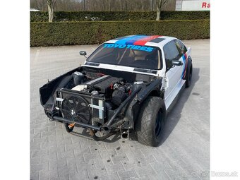BMW E30 325i race car - 9