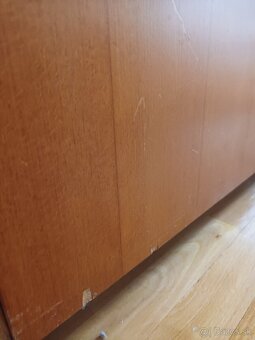 Skriňa trojdverová so zrkadlom - 9