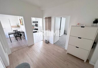 EXKLUZÍVNY 2i byt ( 72 m2 ), REKONŠTRUKCIA, CENTRUM, Dobrovi - 9