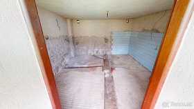 Na predaj rodinný dom v obci Považany s rovinatým pozemkom - 9