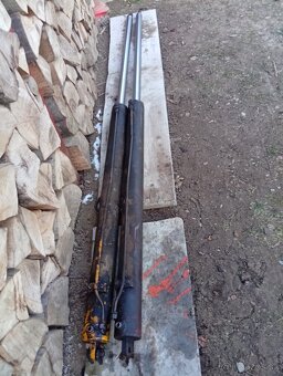 Predám tieto 2 dvojčinné rovnaké piestnice - 9