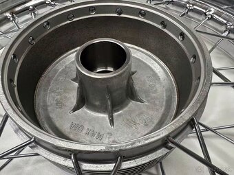 Predám nové koleso 16" komplet ráfik výplet stred JAWA - 9