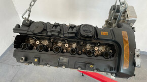 Predám BMW motor s označeným N53B30A N53B25A N53 - 9