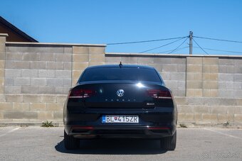 Volkswagen Passat 2.0 TDI 4Motion DSG TOP STAV - 9
