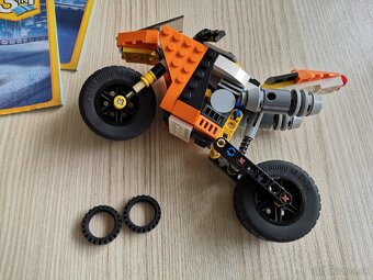 Lego Creator 3v1 31059 Cestná motorka - 9