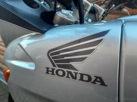 Motocykel Honda CBF 600 - 9