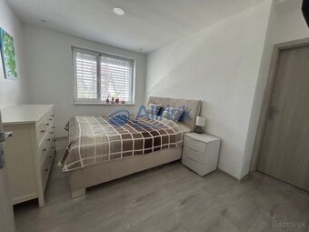 Nádherný kompletne zrekonštruovaný rodinný dom s garážou, ba - 9