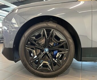 BMW iX xDrive40 - 9