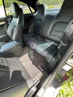 Mercedes benz E - 9