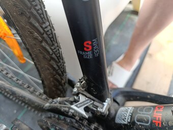 Predám pásky a dámsky bicykel+ nosič pre 2 bicykle. - 9