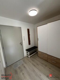 Malý veľký štart: nový byt pre pár alebo sólo nájomníka / A - 9