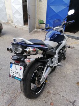 SUZUKI GSR 600 - 9