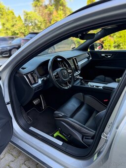 Predám Volvo V60 R DESIGN, AWD, AT8, r.v. 2020 - 9