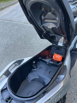 Yamaha XMAX 300 - 9