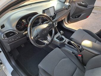 Hyundai i30 1.4i Comfort - 9